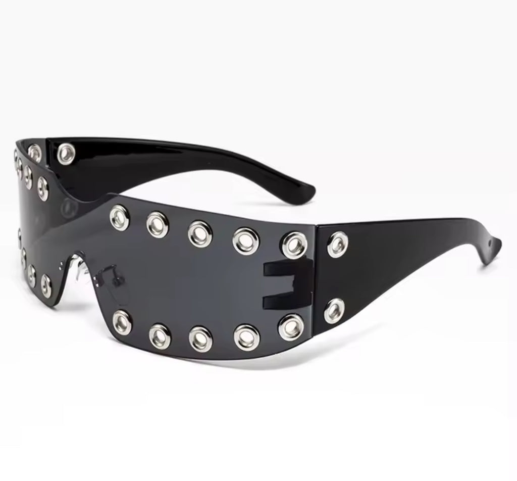 Catapult sunglasses in Black